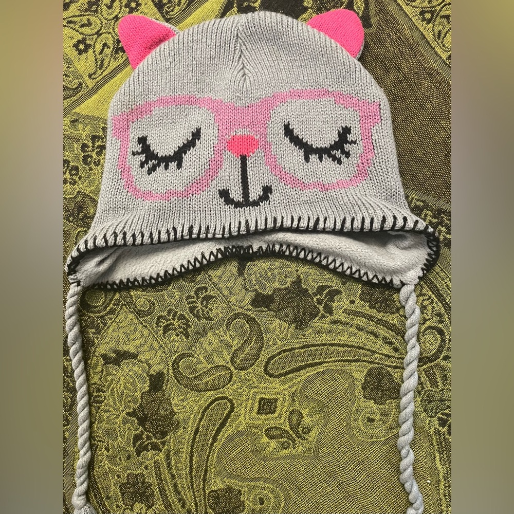 Kitten hat